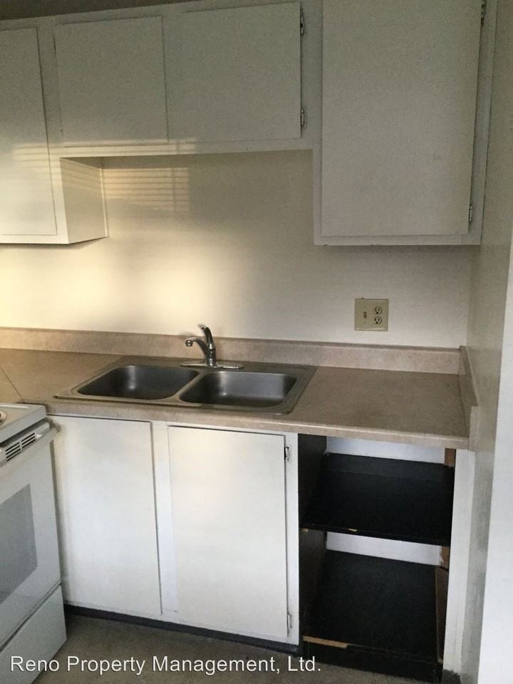 1494  Lewis St. - Photo 3 of 15