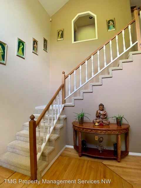 5675 Victoria Court - Photo 3 of 36