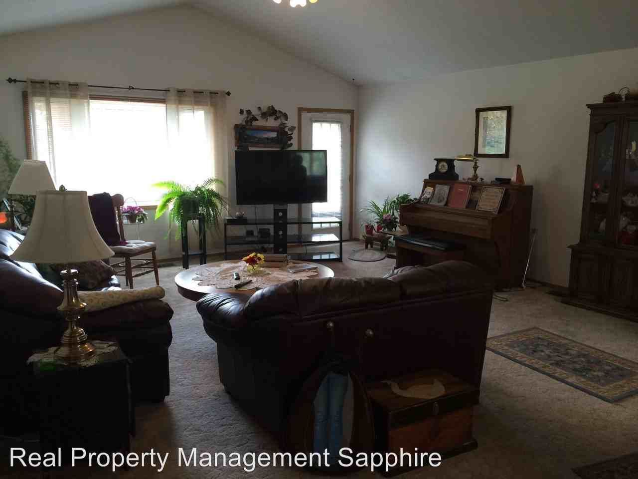 307 11th Street - Photo 2 of 14