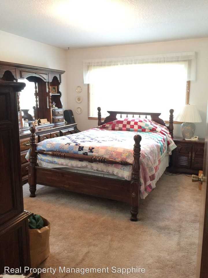 307 11th Street - Photo 3 of 14