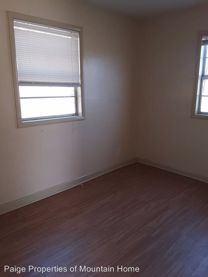 611 Cavalier Place 613 Cavalier Place - Photo 2 of 4