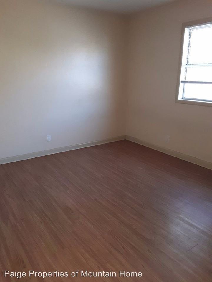 611 Cavalier Place 613 Cavalier Place - Photo 3 of 4