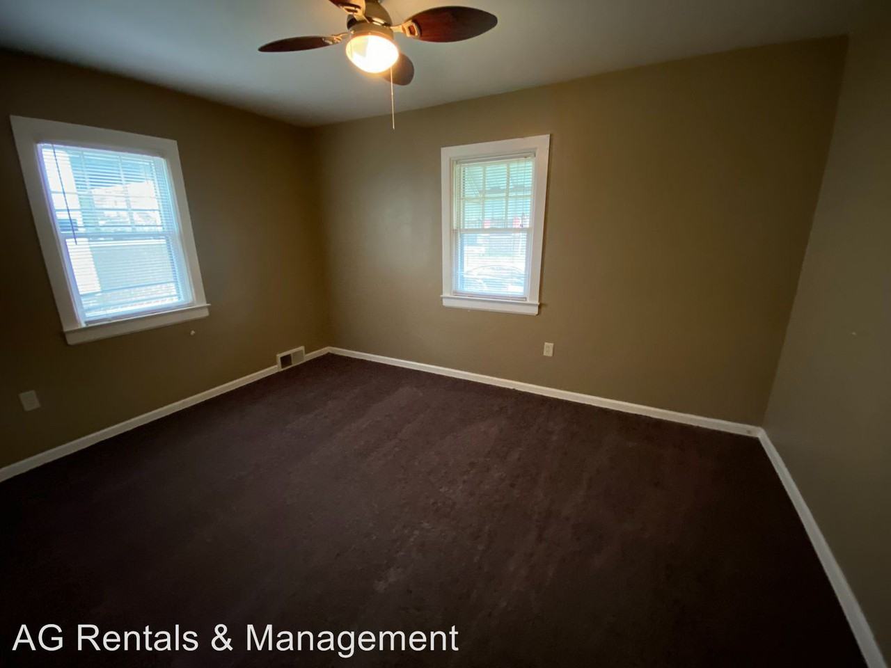 1026 Cottage Ave - Photo 3 of 8