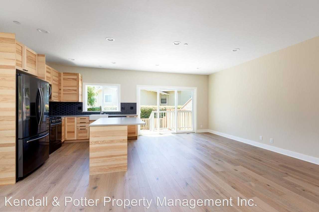 Hyannis Ct. - Photo 3 of 12