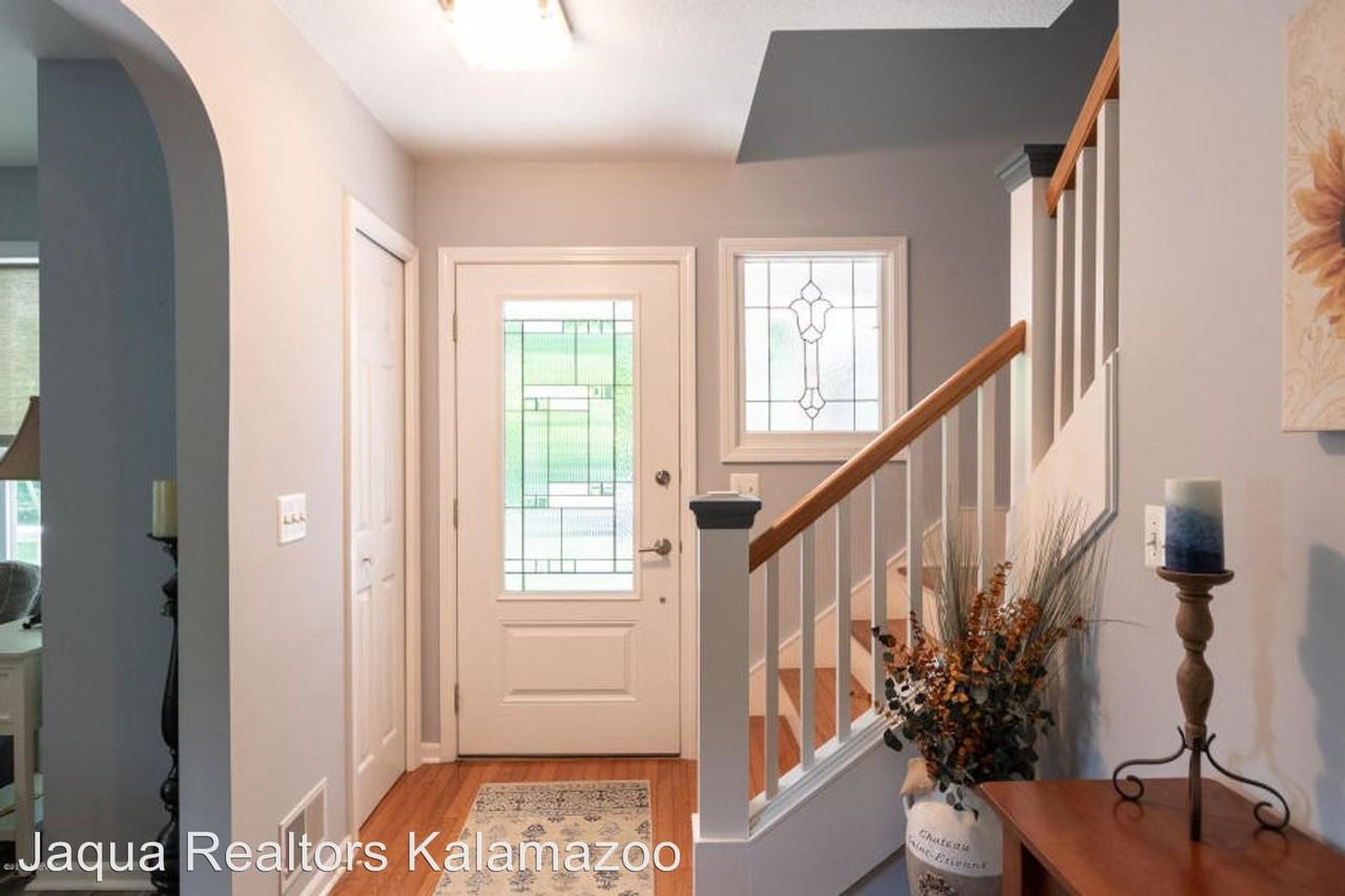 11250 Paw Paw Heights - Photo 2 of 30