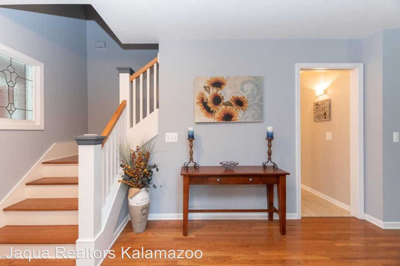 11250 Paw Paw Heights - Photo 3 of 30