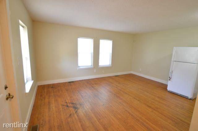 1157 Villa Ave - Photo 3 of 9