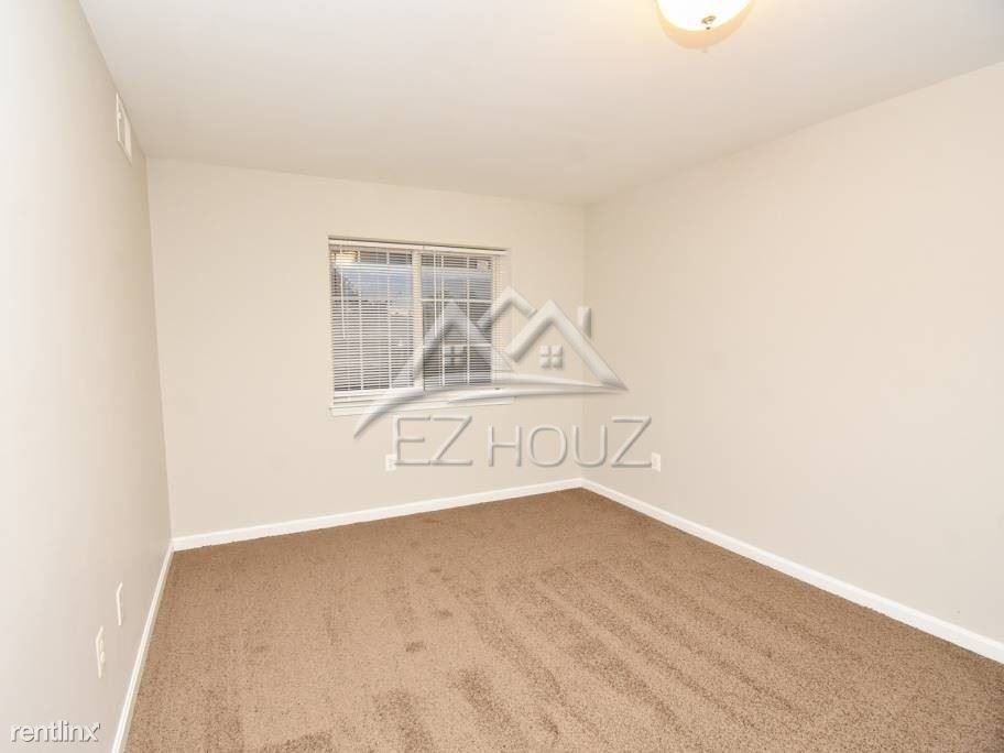 1625 Ingleside Ave - Photo 2 of 13