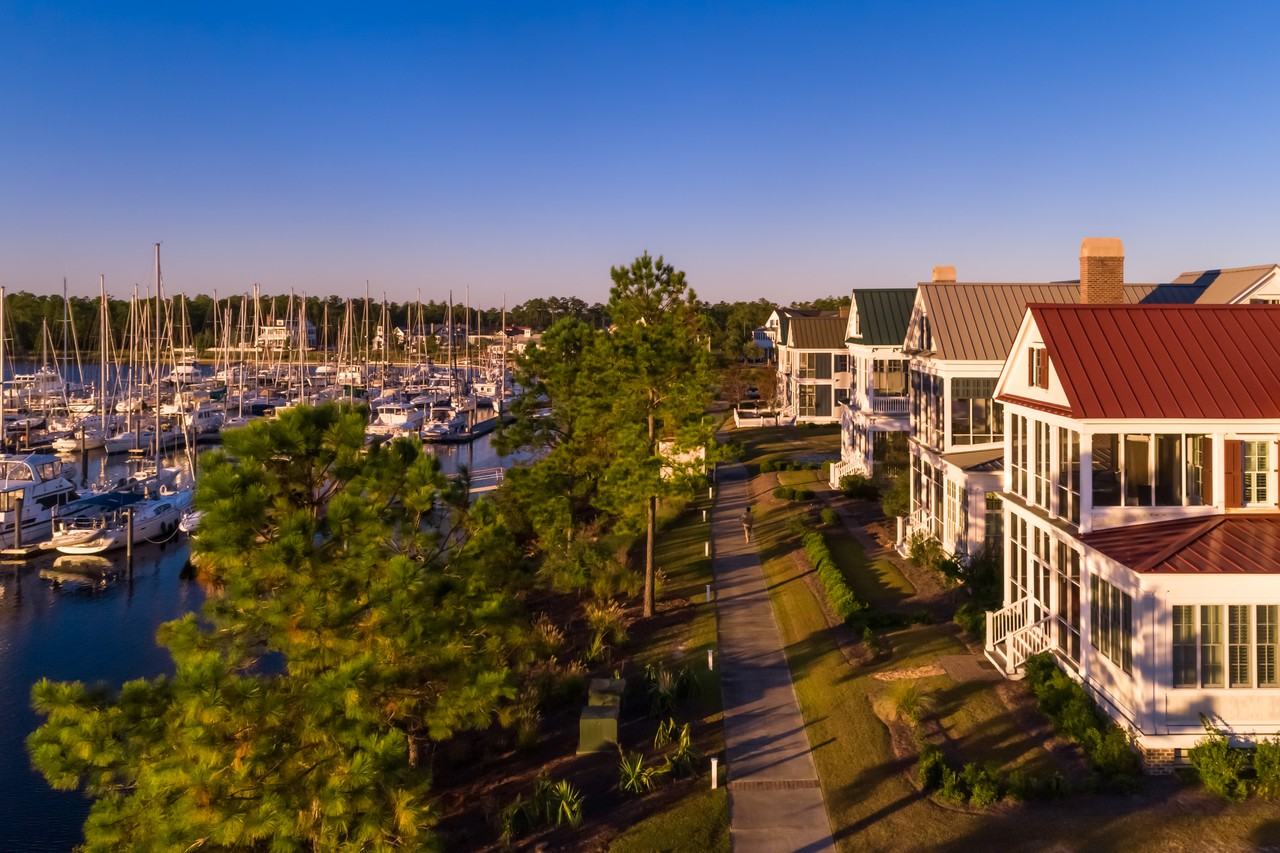 325 Harborside Dr - Photo 3 of 42