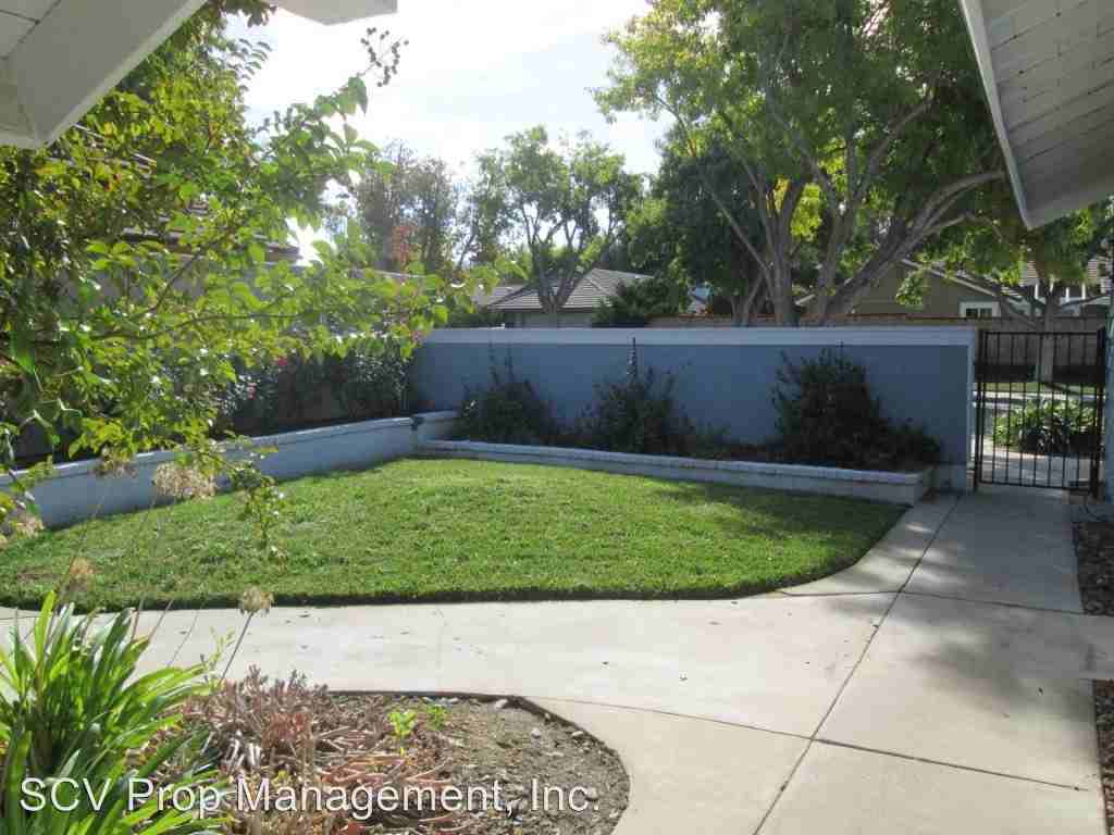 25724 Salceda Road - Photo 3 of 20