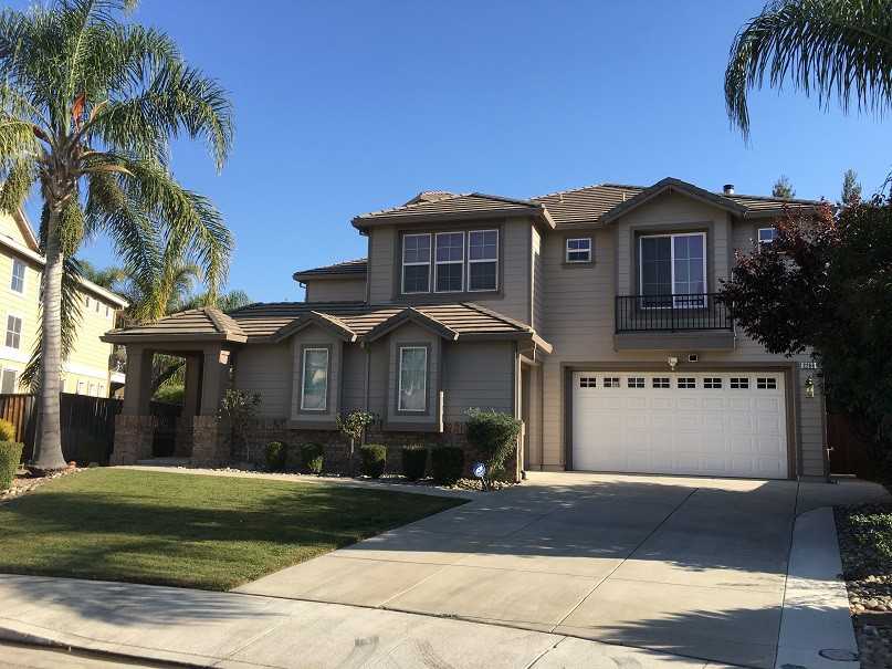 2266 Lighthouse Cir - Photo 3 of 50