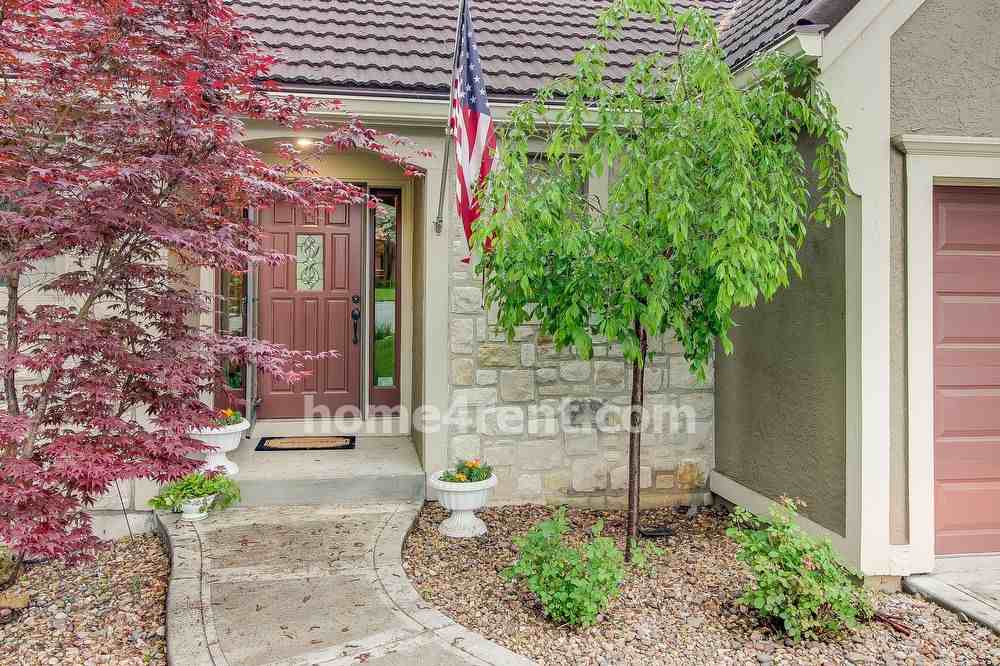 4123 Ne Pembroke Ln Rental - Photo 2 of 30