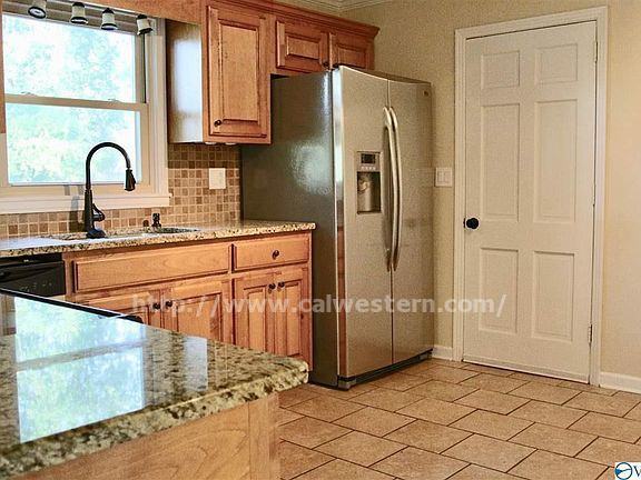 905 Coronado Ave Se - Photo 3 of 7