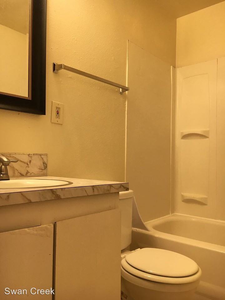 1928 E 56th St. Office - Photo 3 of 4