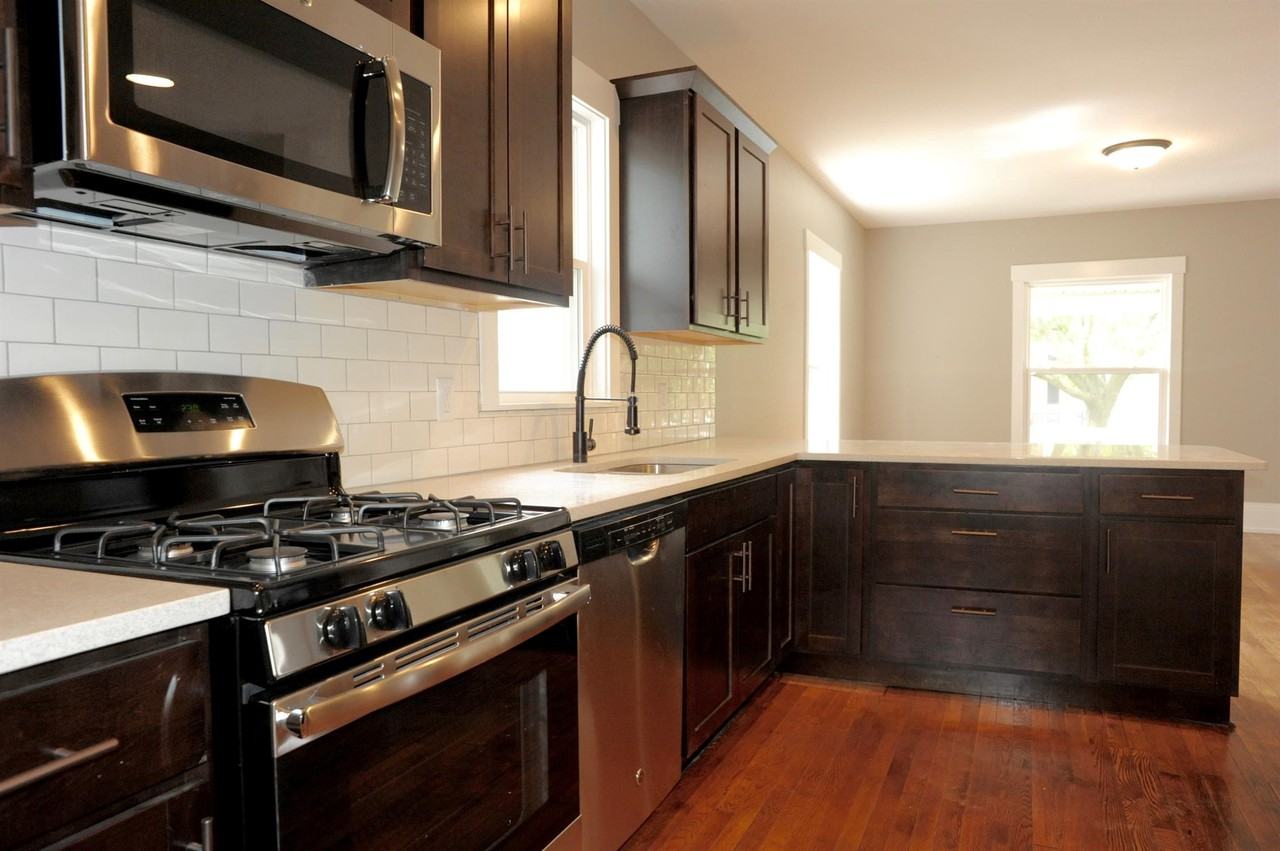 446 Henry Avenue Southeast - Photo 3 of 14