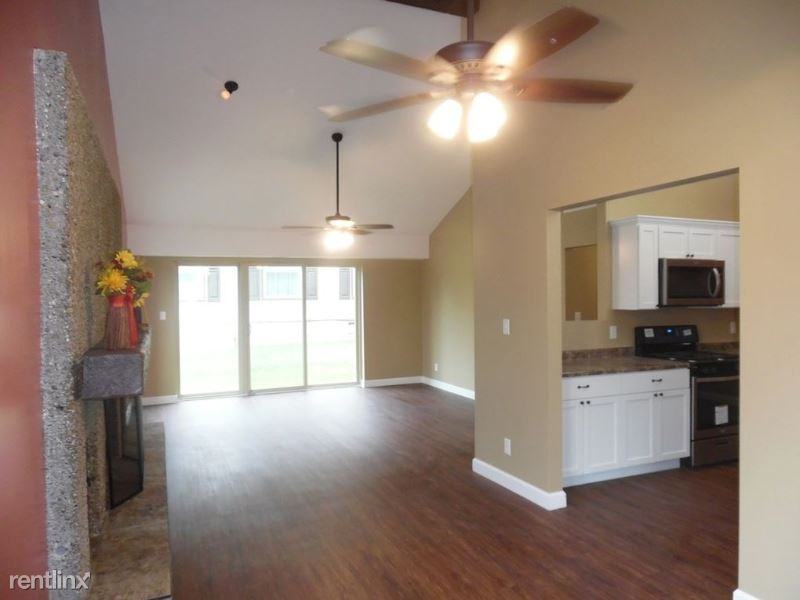 682 E Bluff St - Photo 2 of 7