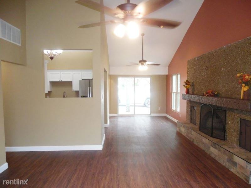 682 E Bluff St - Photo 3 of 7