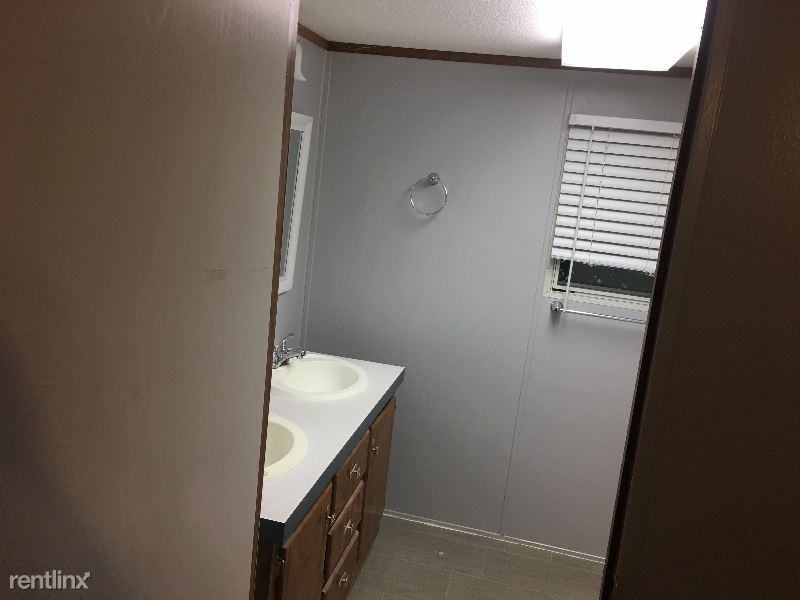 3988 Fm 100 - Photo 2 of 12