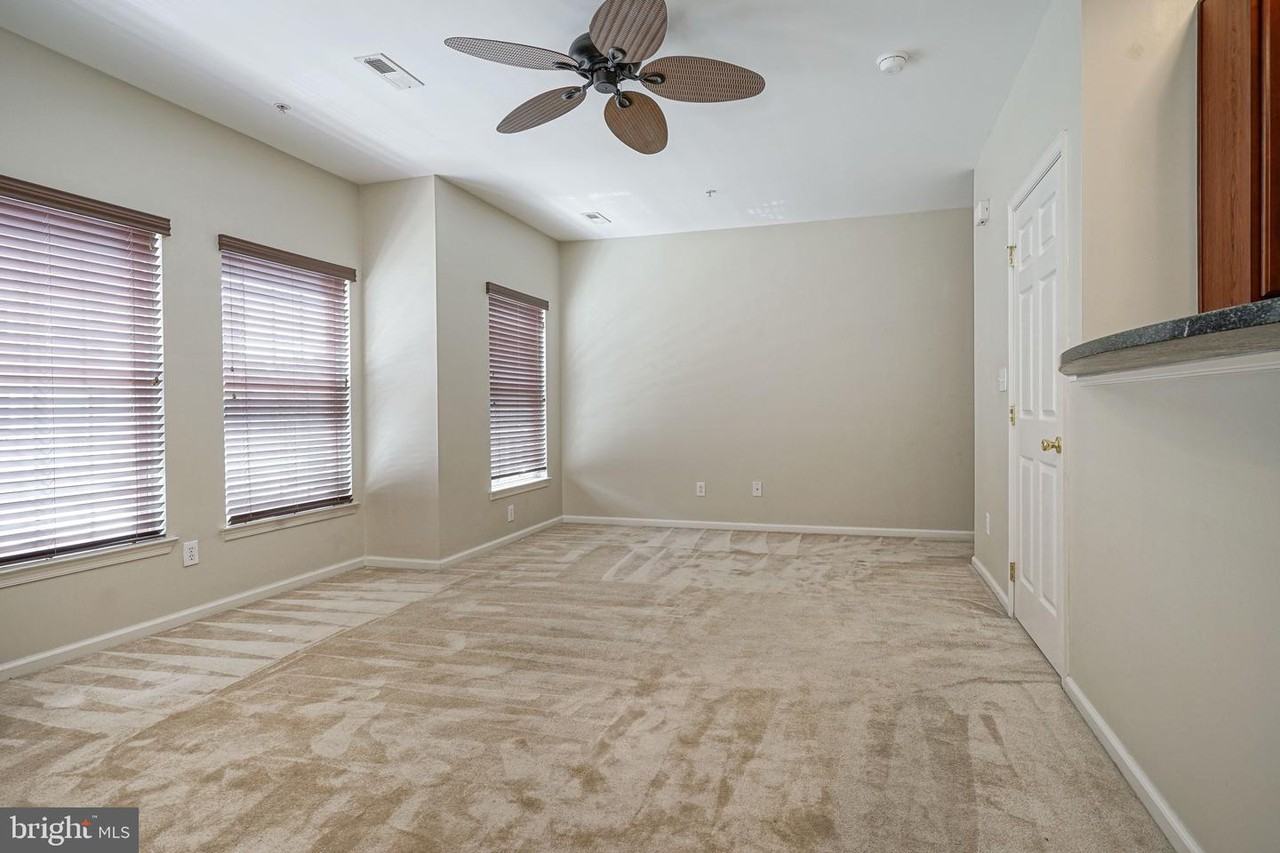 7 Teal Court - Photo 3 of 7