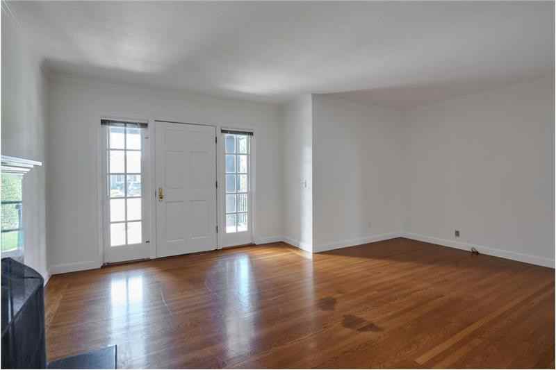 1105 Hamilton Ln - Photo 2 of 25