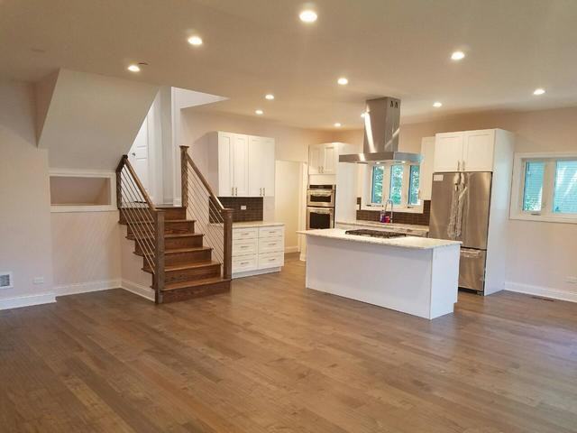 1012 Peterson - Photo 2 of 12