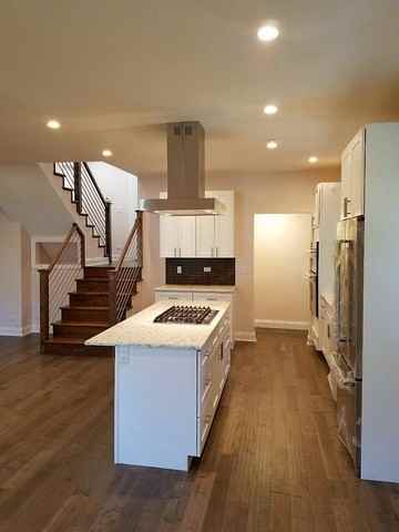 1012 Peterson - Photo 3 of 12