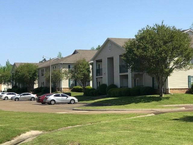 Summer Park Apartments - Photo 3 of 13