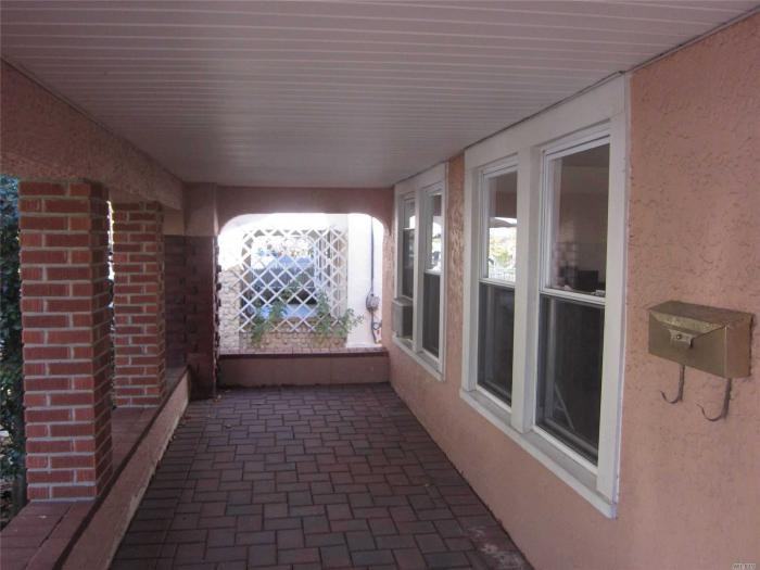 45 Ivanhoe Dr - Photo 3 of 14