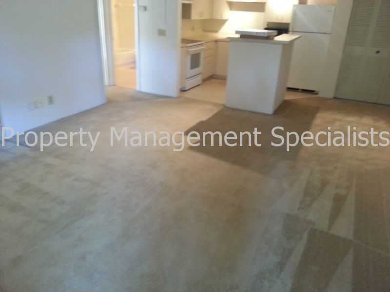 465 Forestway Cir - Photo 3 of 5