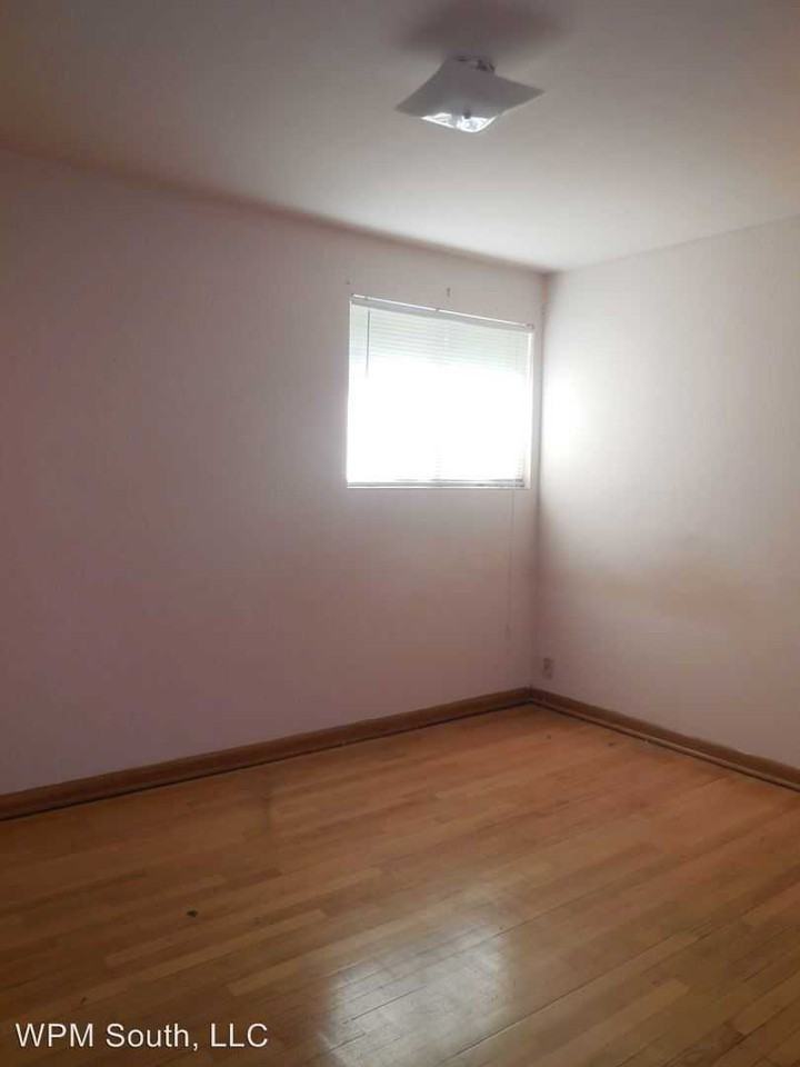 7420 Rainier Ave S - Photo 3 of 10