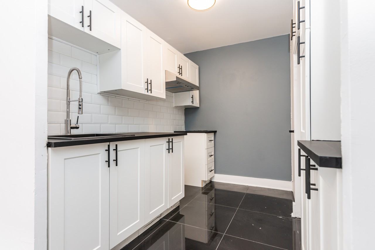 155 Avenue Dorval #109 - Photo 2 of 7