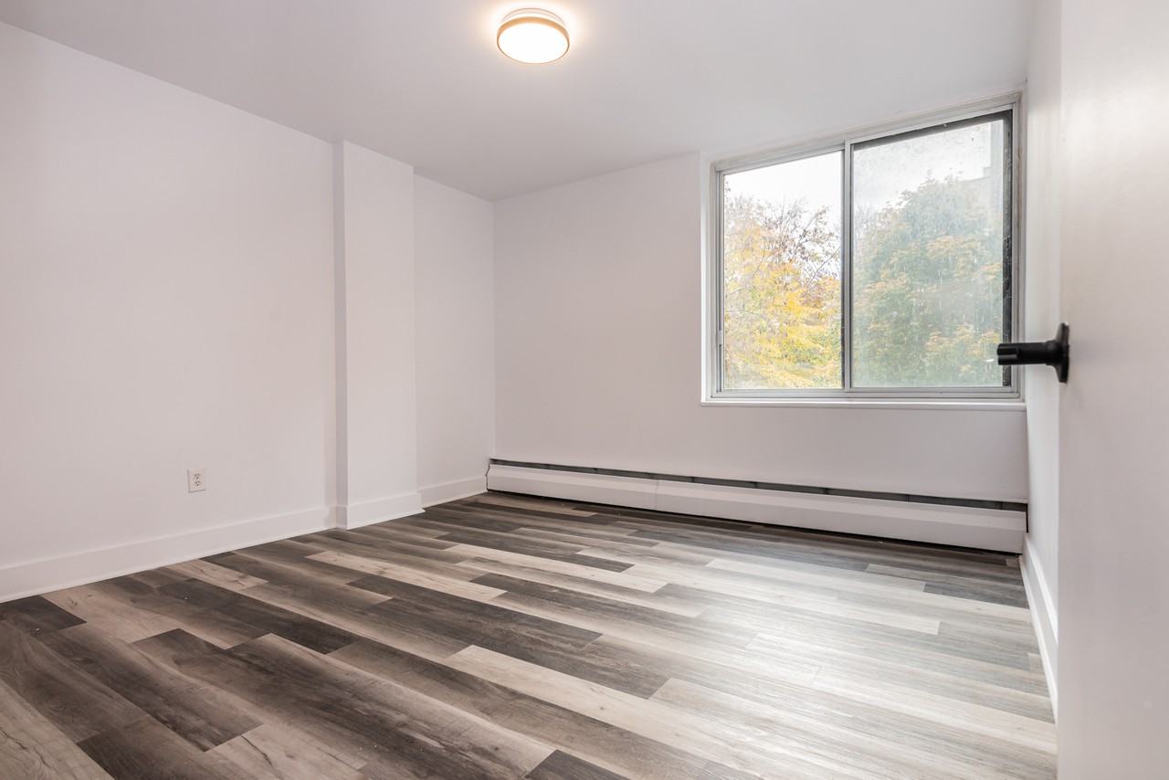 155 Avenue Dorval #109 - Photo 3 of 7