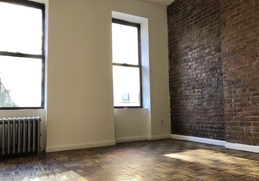 W 21st St & 8th Ave #3B