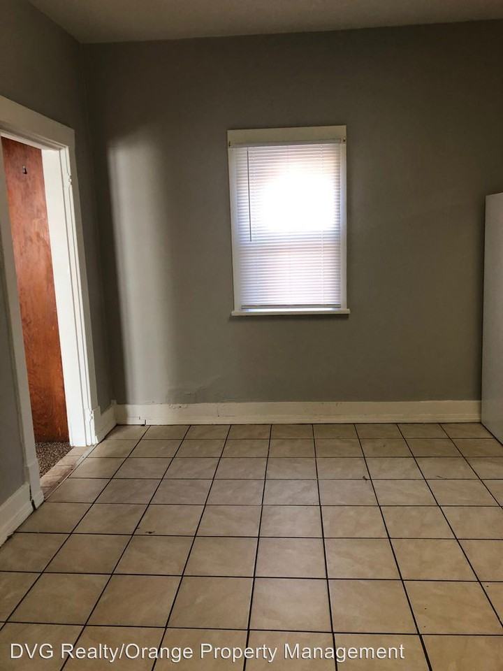 2406 S 15 St - Photo 3 of 17