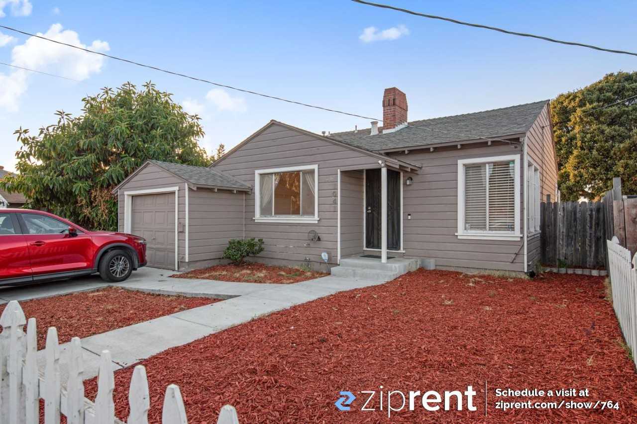 1041 85th Ave - Photo 2 of 12