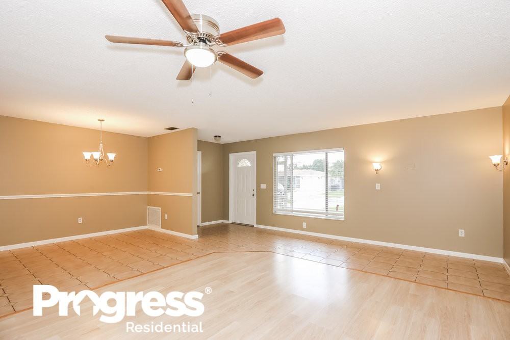 10695 Eland St - Photo 3 of 21
