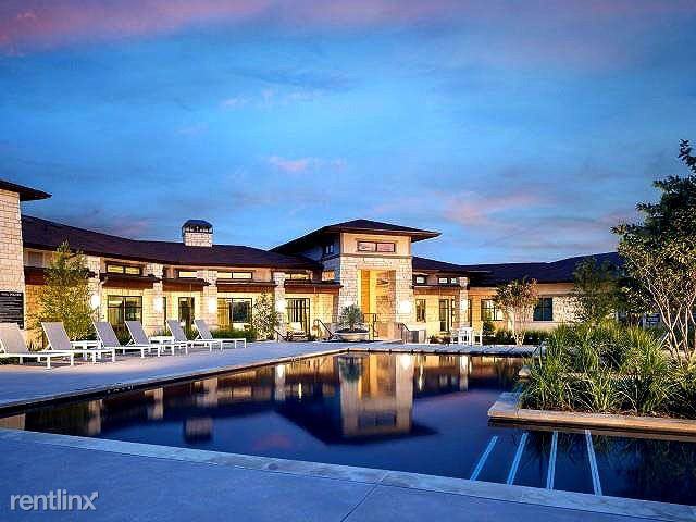 The Ellis - Photo 3 of 20