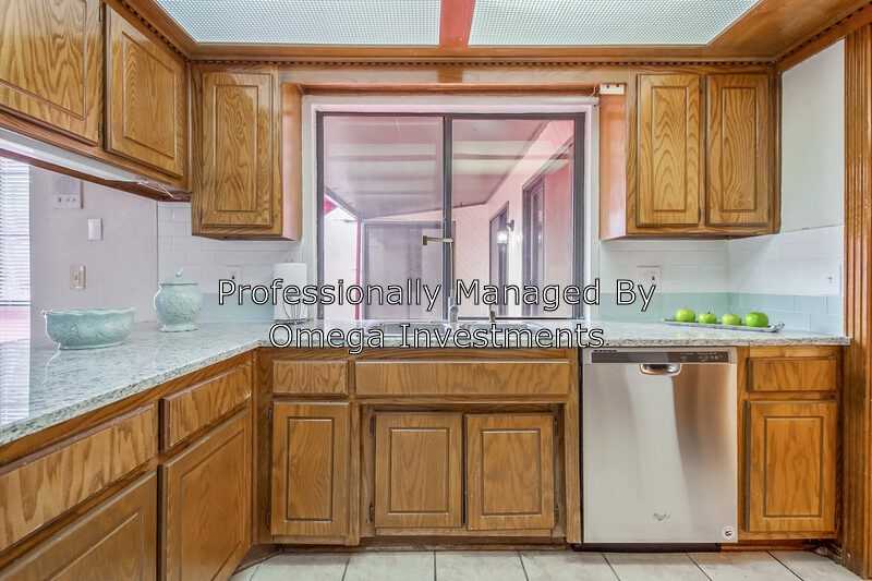 8220 Nw 112th Street - Photo 2 of 24