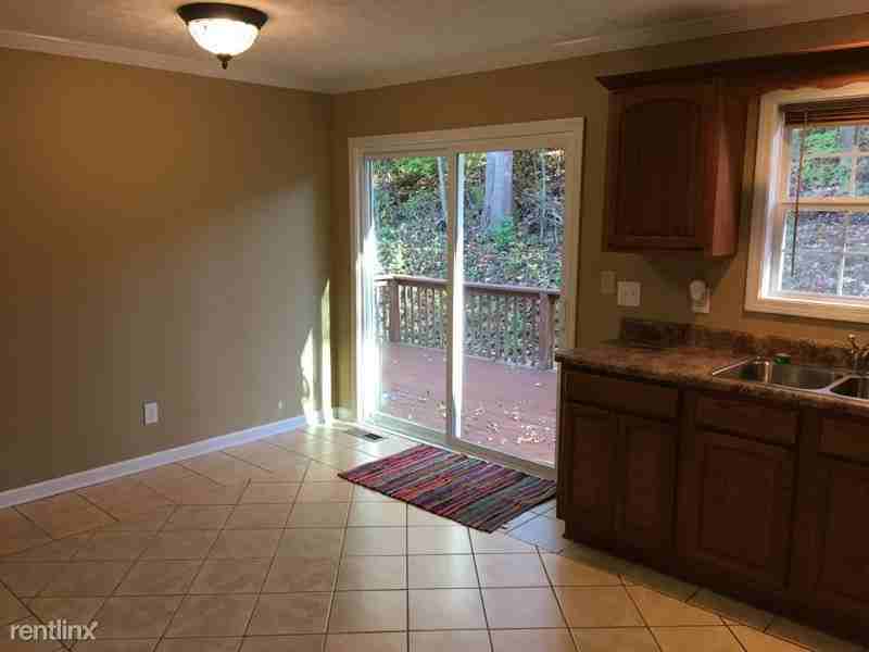 303 Navaho Dr - Photo 3 of 8