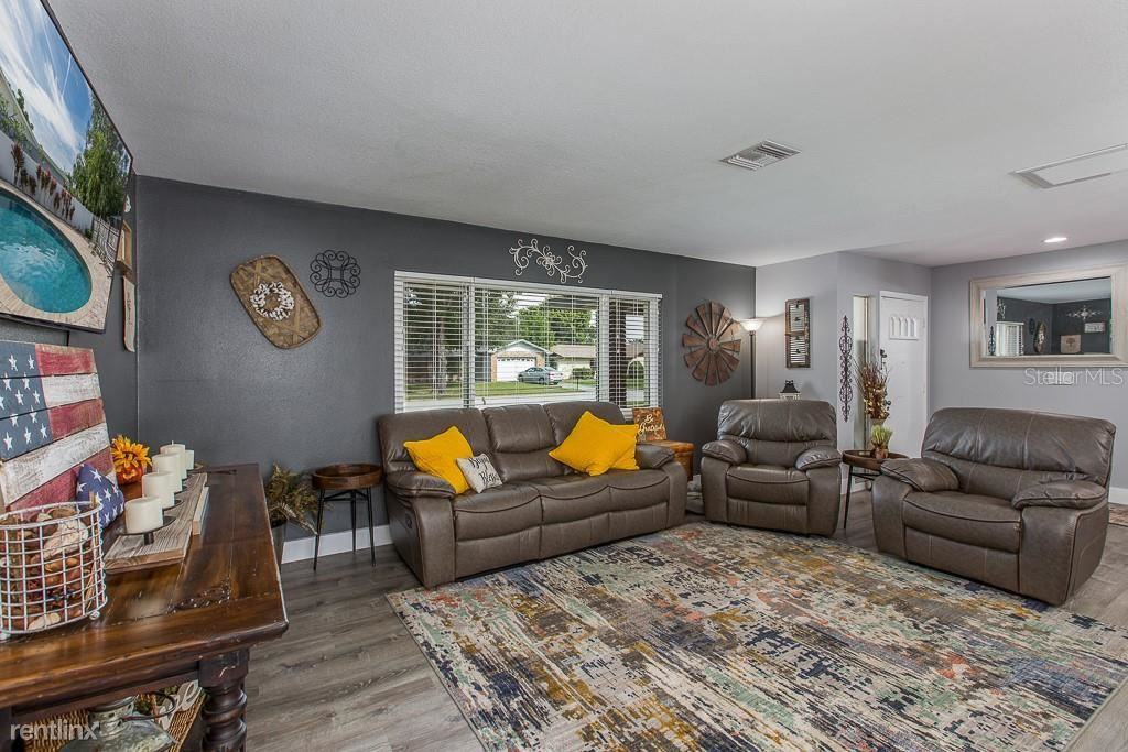 2958 Maple Ct - Photo 2 of 25