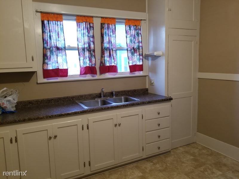 417 Main St - Photo 2 of 4