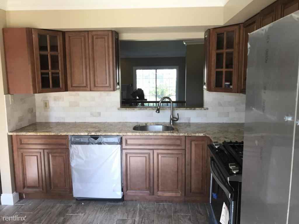 155 Tanglewood Place - Photo 2 of 14