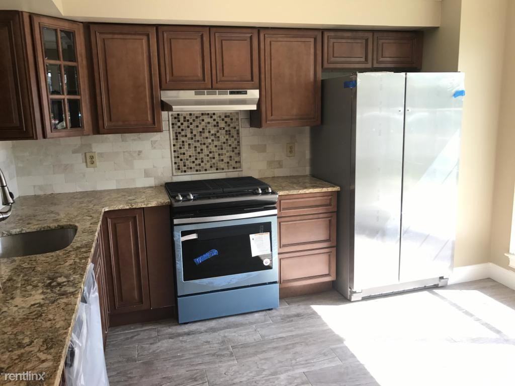 155 Tanglewood Place - Photo 3 of 14