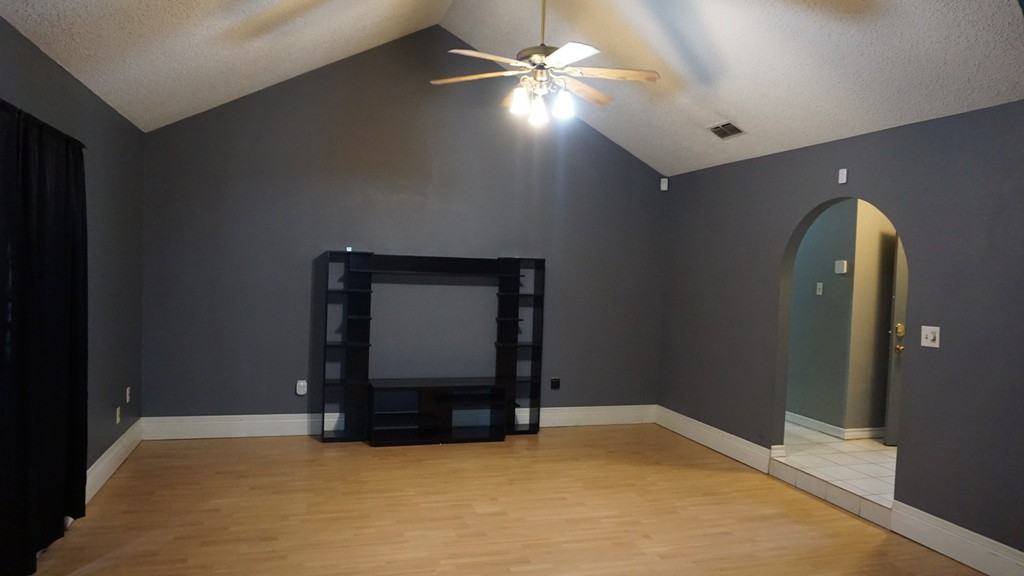 155 Kentucky - Photo 2 of 14