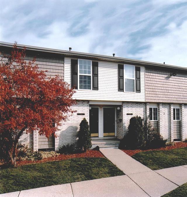 Meadowood Townhomes - Photo 2 of 5