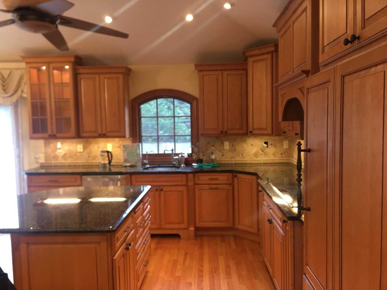 716 Park Ln - Photo 3 of 13