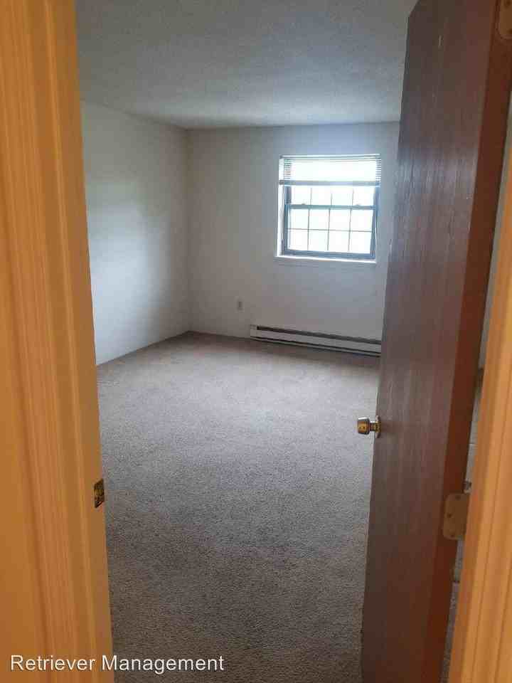 12 East Side Drive - Photo 2 of 5