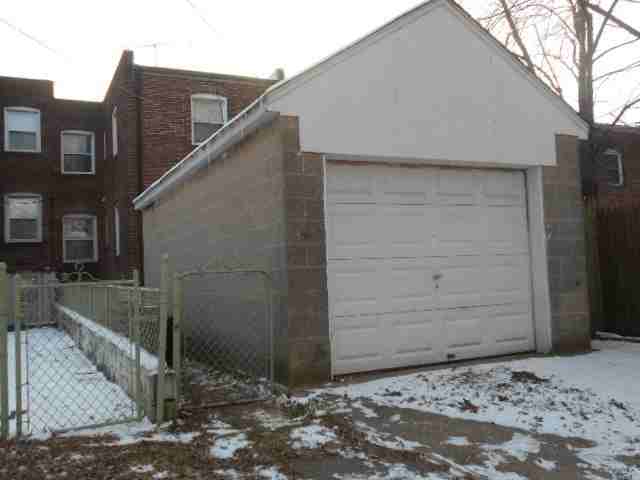 514 Arsan Ave - Photo 3 of 10