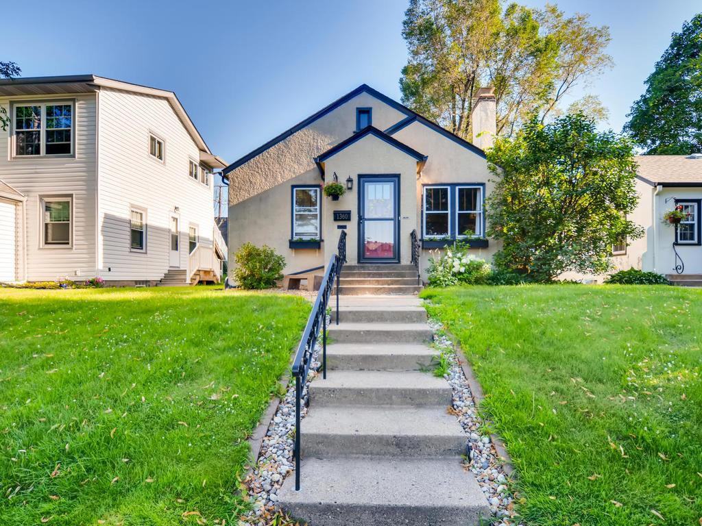 1360 Hartford Ave - Photo 2 of 26