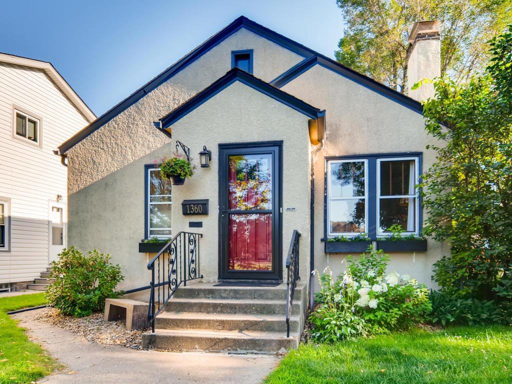 1360 Hartford Ave - Photo 3 of 26